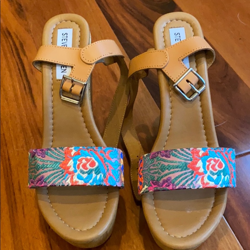 NWOT Steve Madden wedges